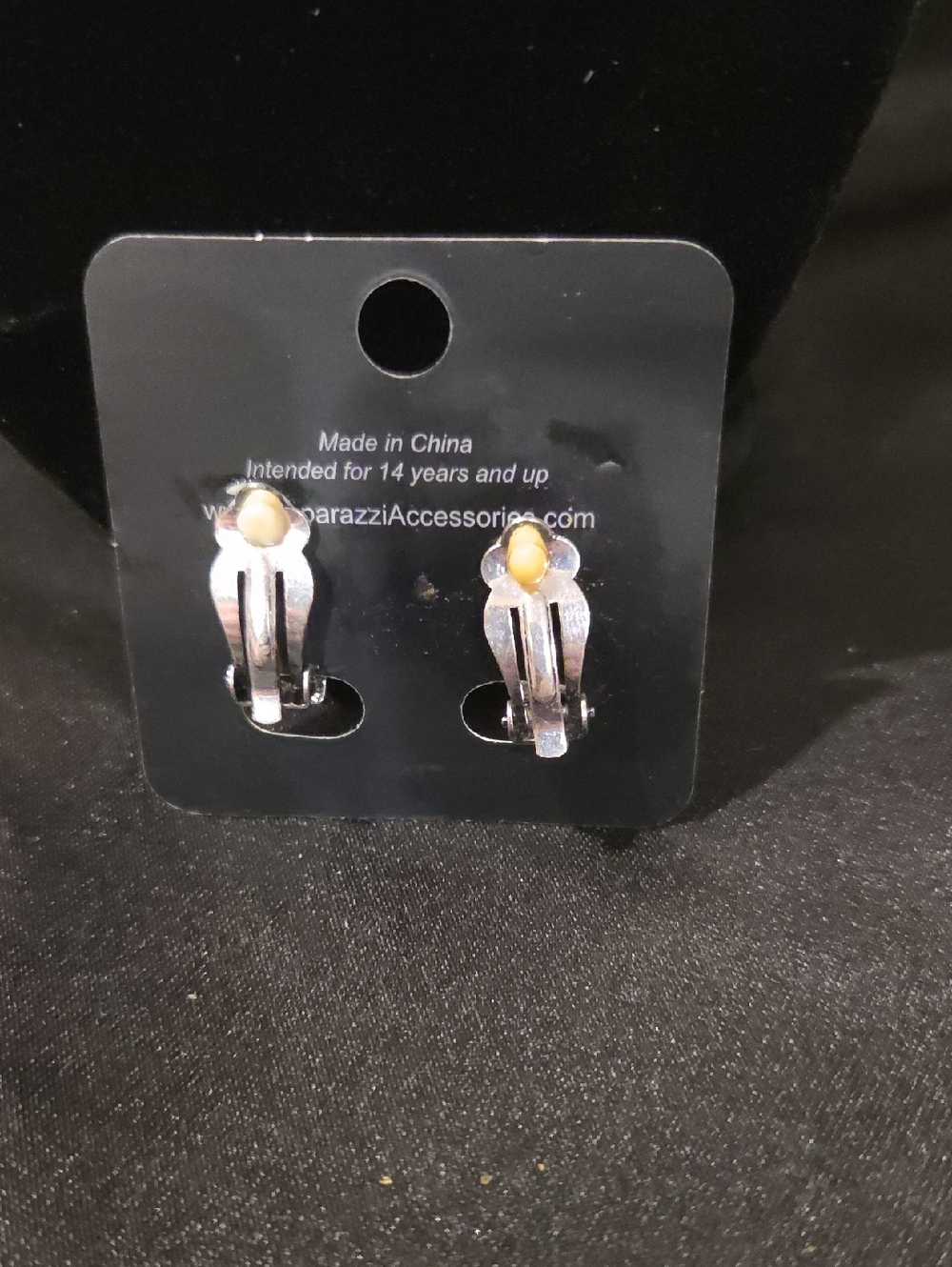 PAPARAZZI COUTURE CRISSOVER CLIP EARRINGS - Picture 2 of 2